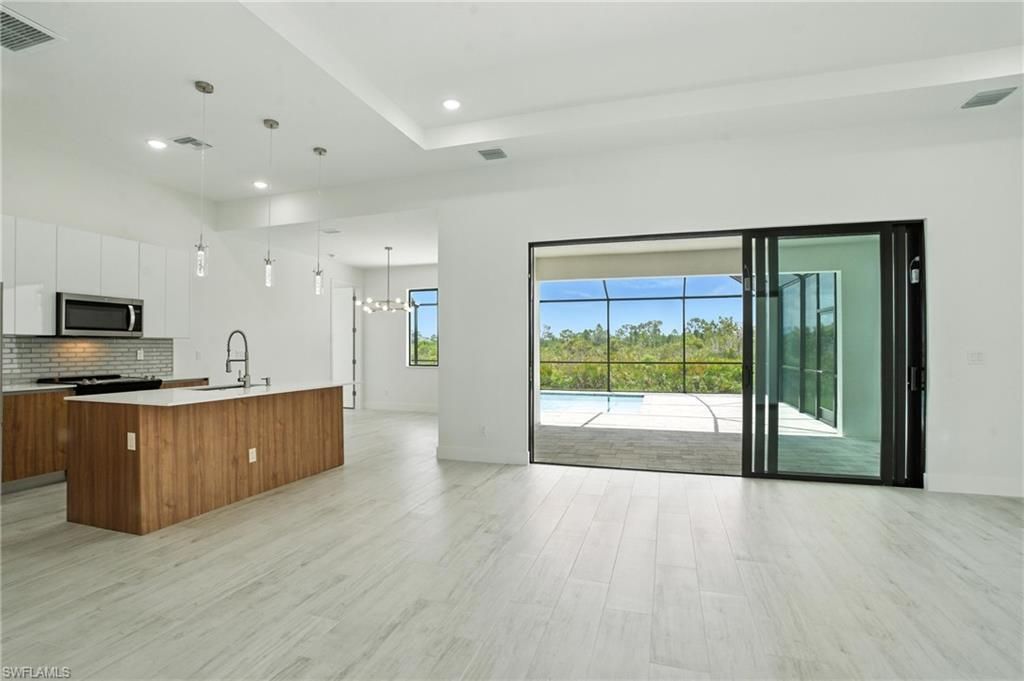 MLS #2025003879 image #0