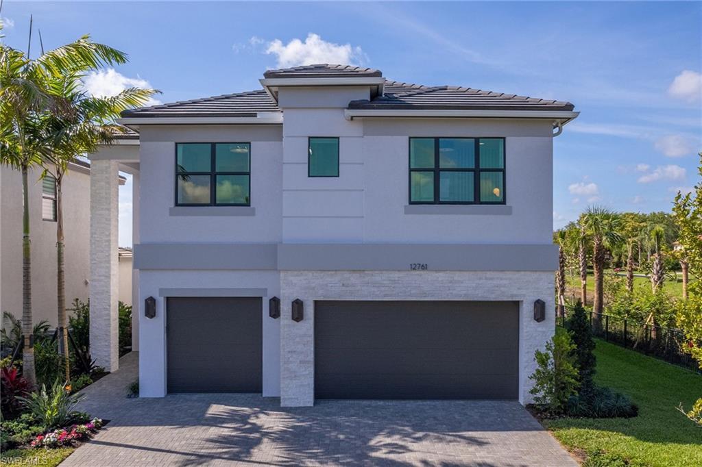 MLS #2025003944 img 0