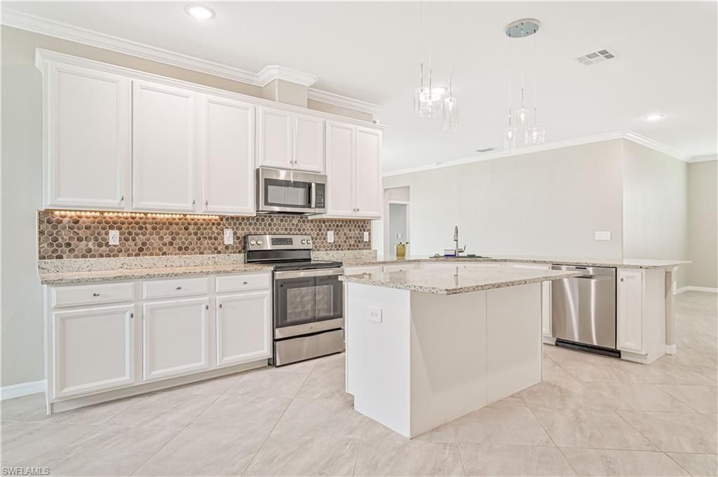 MLS #2025008872 image #0