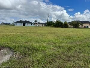 MLS #2025014393 image #0