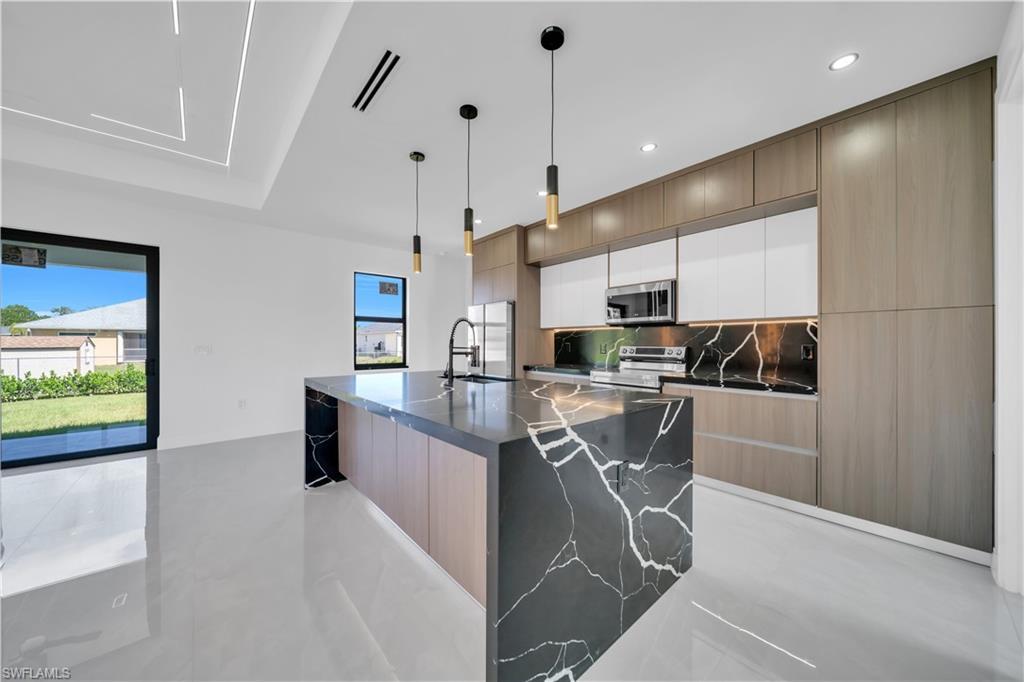 MLS #2025017309 image #0