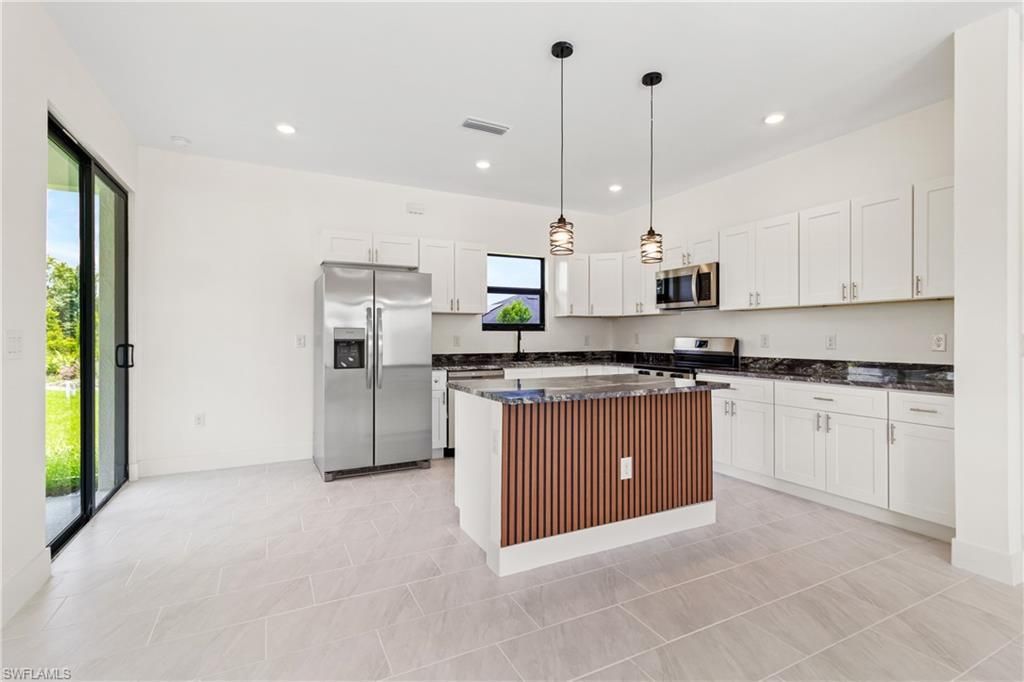 MLS #2025017410 image #0