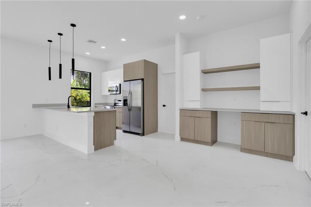 MLS #2025018990 image #0