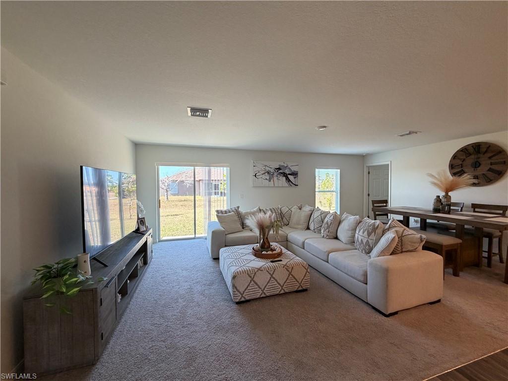 MLS #2025021961 image #0