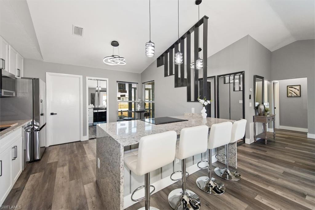 MLS #2025022295 image #0