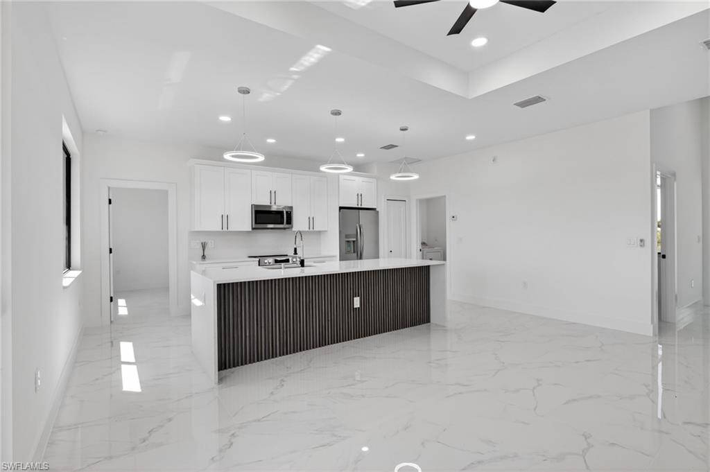 MLS #2025026378 image #0